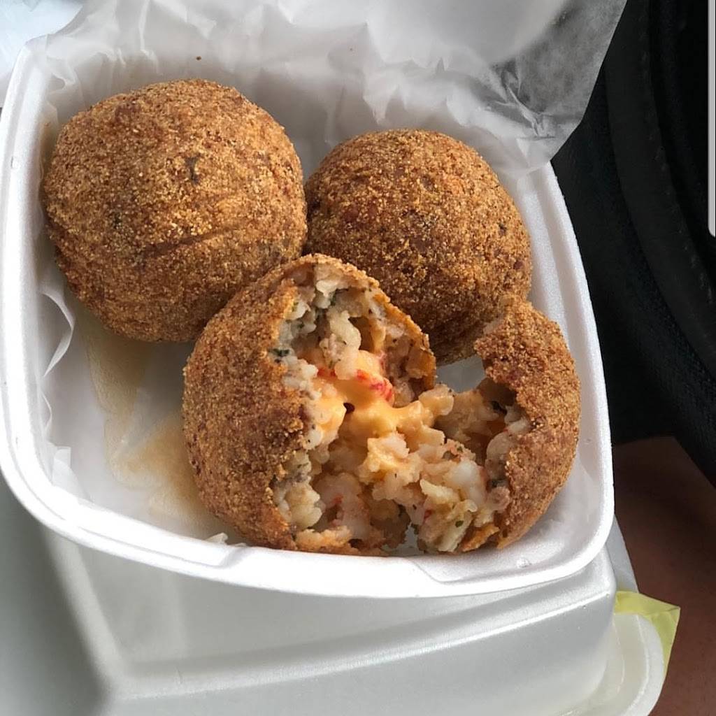 We Got Wings & More | restaurant | 10012 Tidwell Rd, Houston, TX 77078, USA | 2817488362 OR +1 281-748-8362