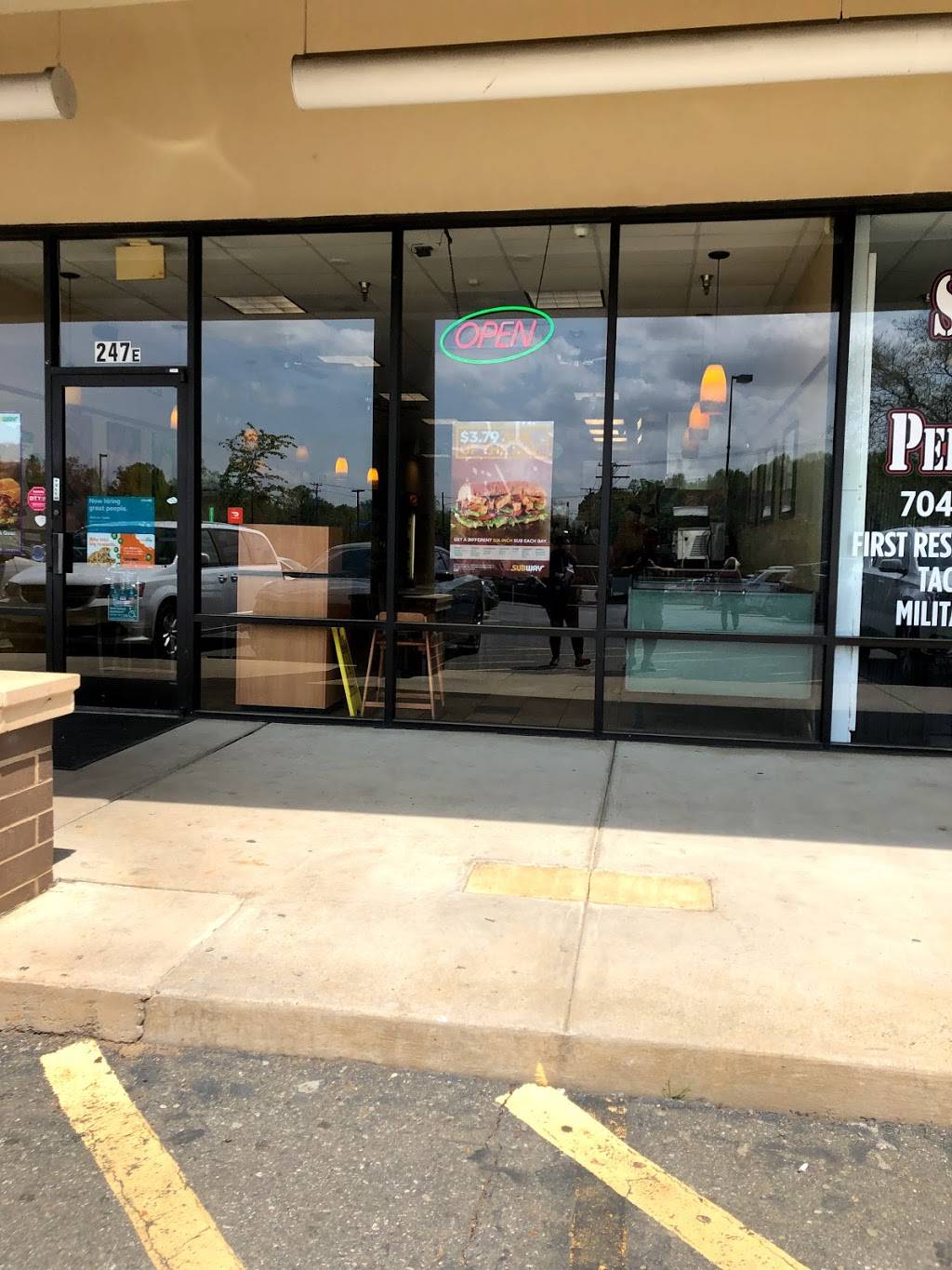 Subway | restaurant | 247 E Plaza Dr, Market Pl Unit 6, Mooresville, NC 28115, USA | 7046647827 OR +1 704-664-7827