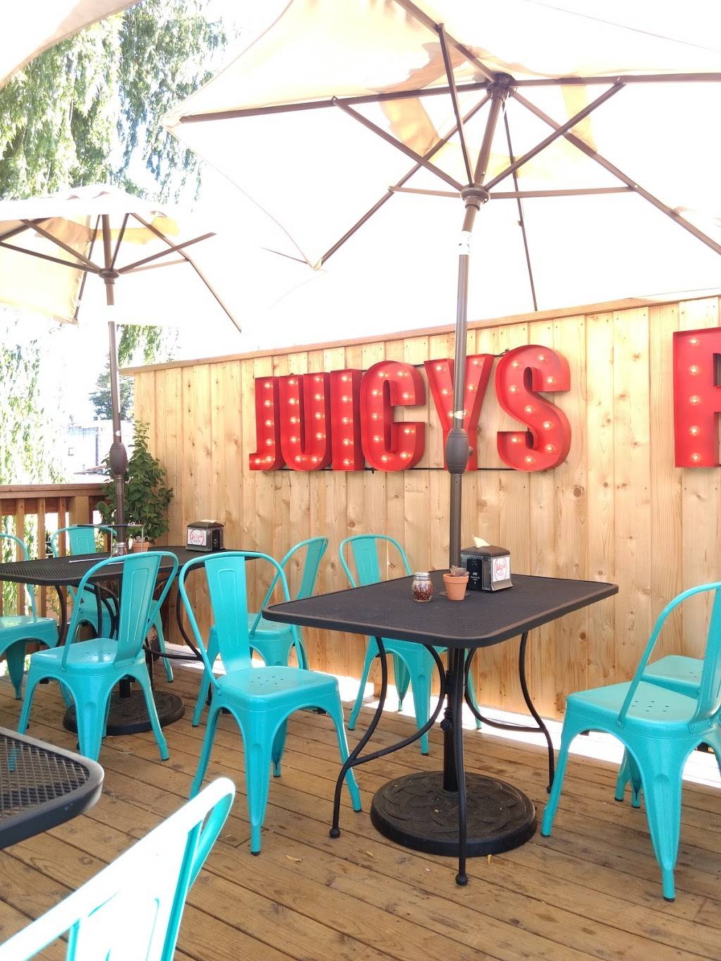 Juicys Pizza | restaurant | 155 Park St, Lakeport, CA 95453, USA | 7074133080 OR +1 707-413-3080