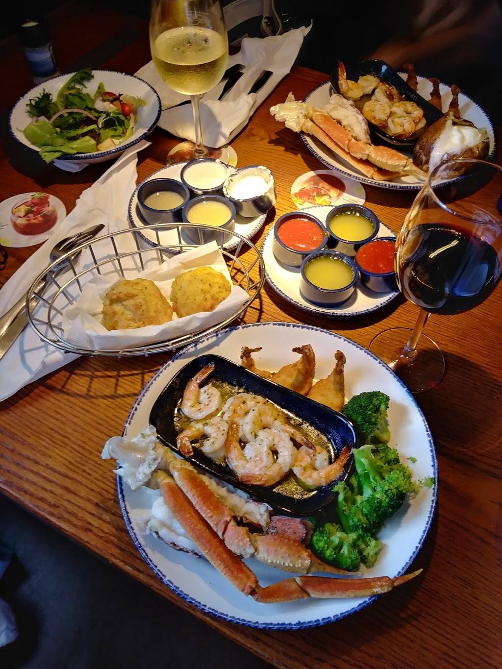 Red Lobster | restaurant | 2625 W International Speedway Blvd, Daytona Beach, FL 32114, USA | 3862557596 OR +1 386-255-7596
