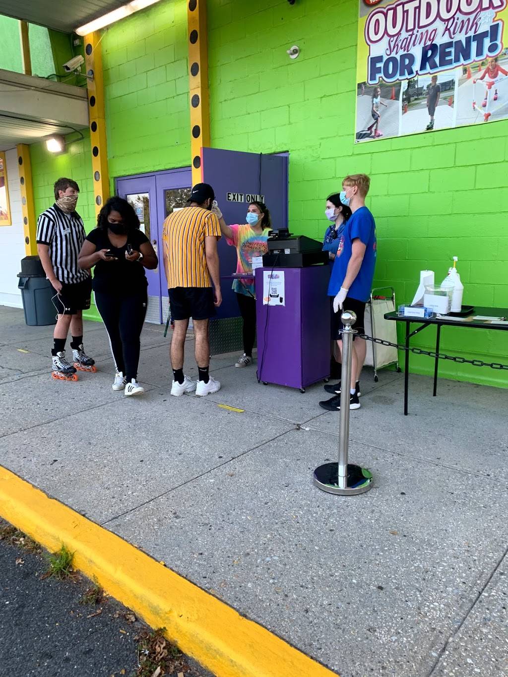 United Skates of America Roller Skating Center | cafe | 1276 Hicksville Rd, Seaford, NY 11783, USA | 5167955474 OR +1 516-795-5474