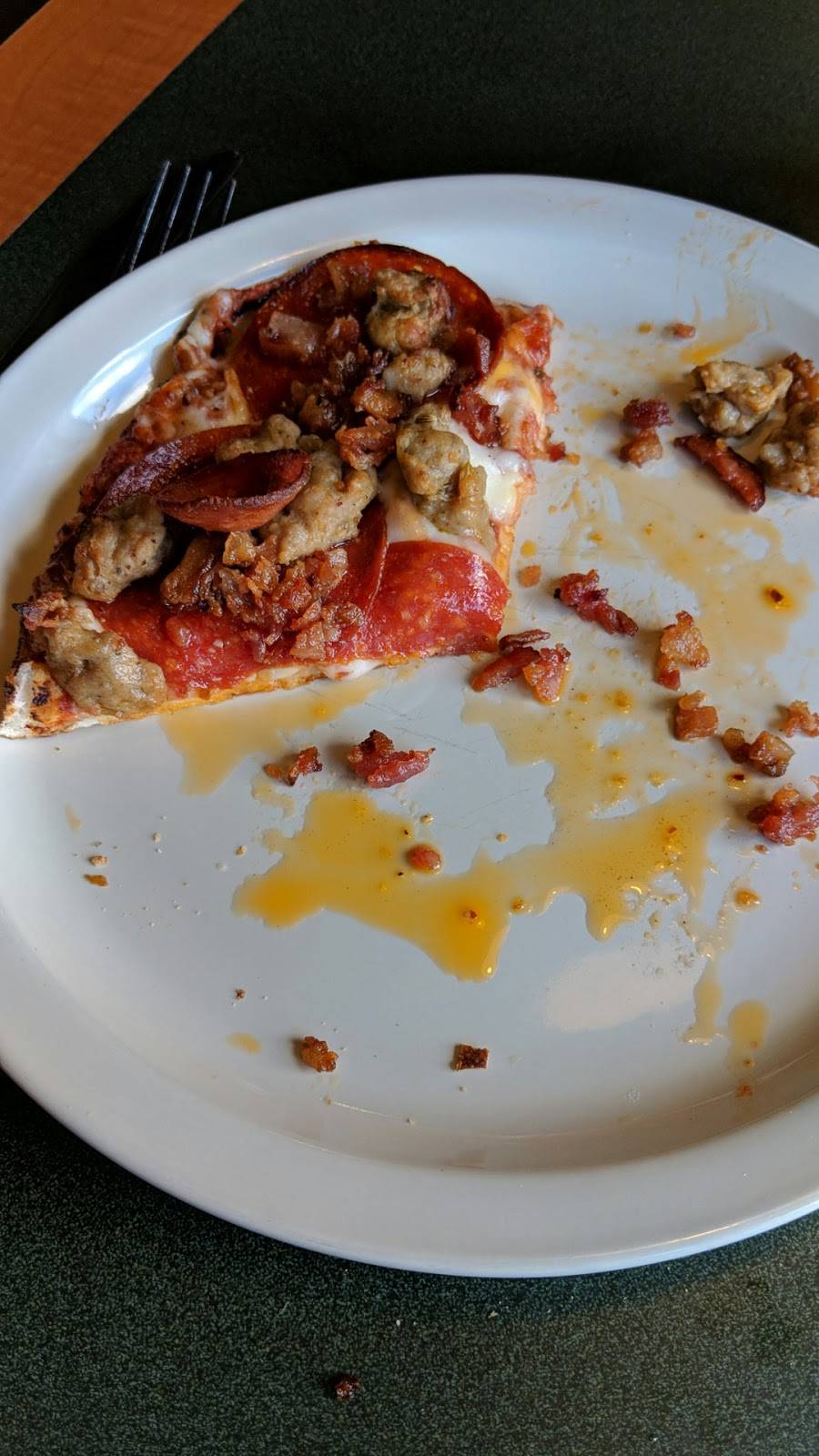 Round Table Pizza | meal delivery | 4400 Stevens Creek Blvd, San Jose, CA 95129, USA | 4089830900 OR +1 408-983-0900