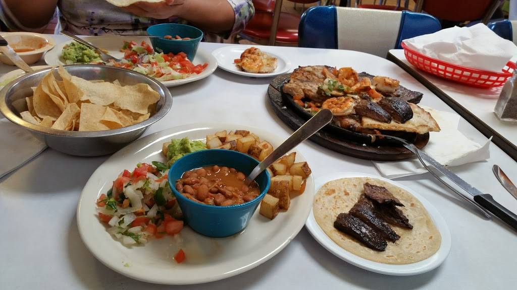 Casarez Mexican Restaurant | restaurant | 887 Edgebrook Dr, Houston, TX 77034, USA | 7139479153 OR +1 713-947-9153