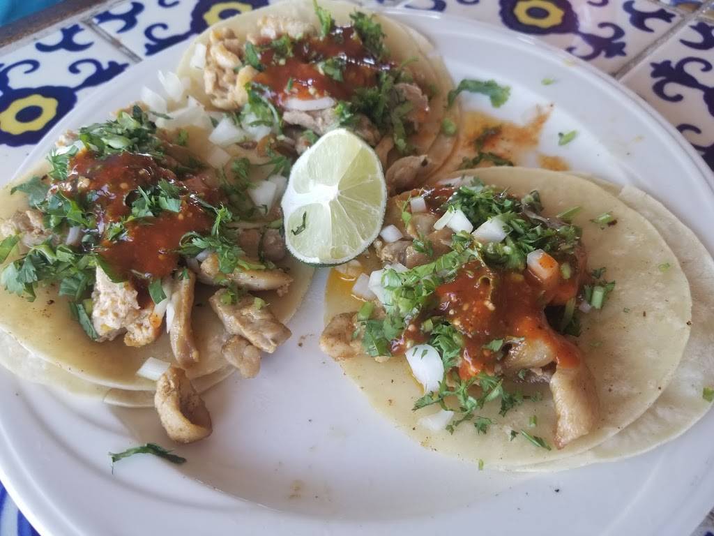 Antojitos Mexicanos | restaurant | 9736, 13289 CA-33, Gustine, CA 95322, USA | 2098291500 OR +1 209-829-1500