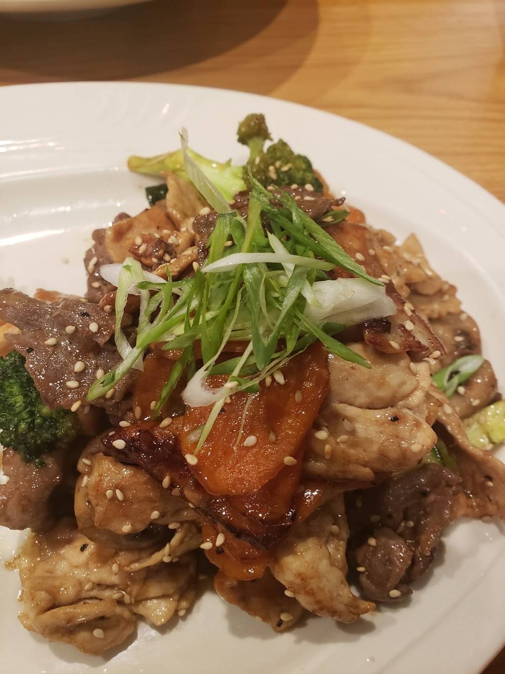 Three Samurai Japanese Restaurant | restaurant | 1801 2nd St #200, Coralville, IA 52241, USA | 3193373340 OR +1 319-337-3340