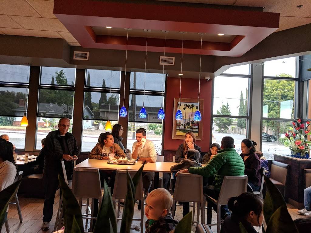 The Habit Burger Grill | restaurant | 3650 Village Dr, Castro Valley, CA 94546, USA | 5102473240 OR +1 510-247-3240