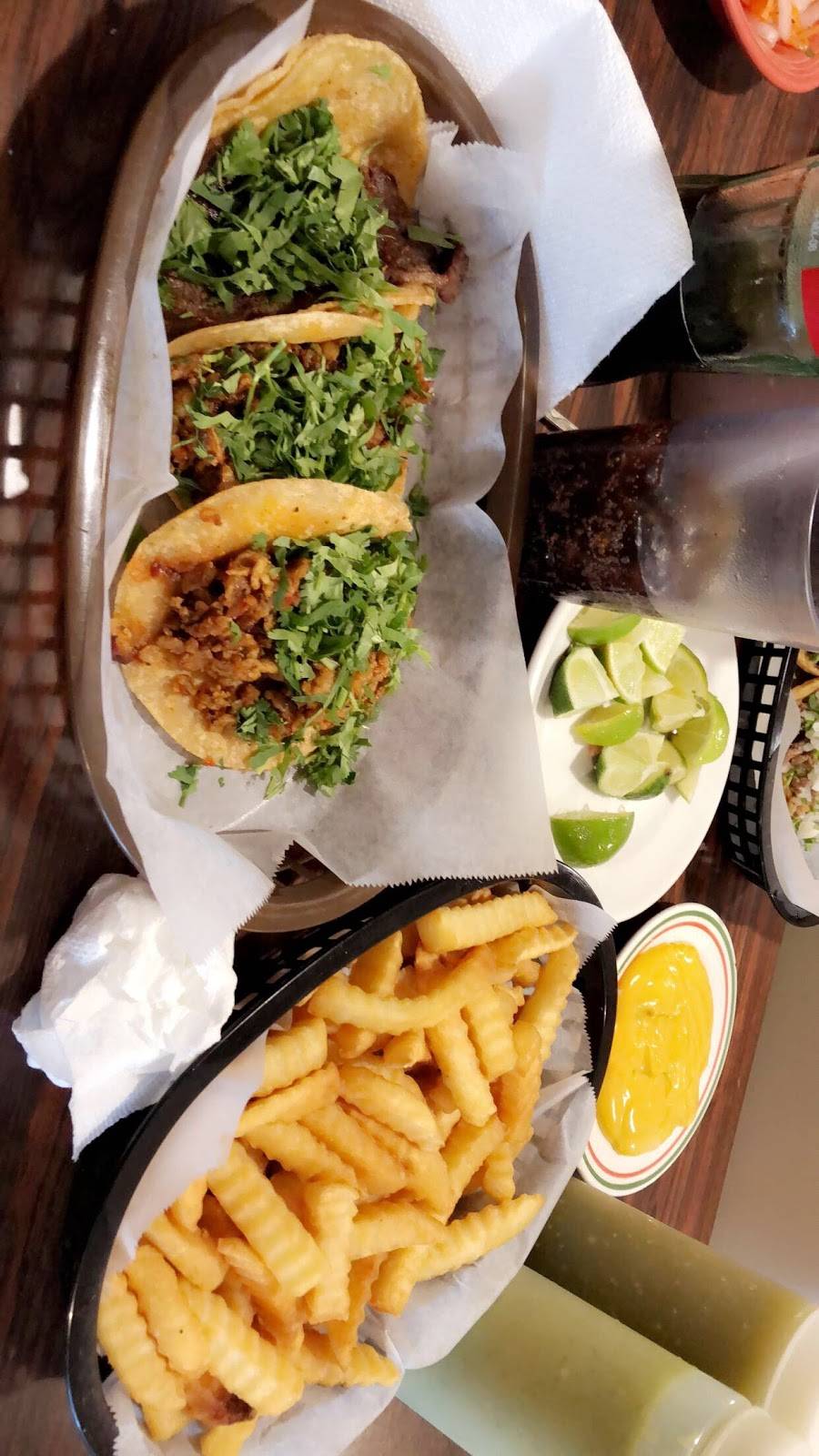 Primos Tacos | restaurant | 914 N Highland Ave, Aurora, IL 60506, USA | 6308490485 OR +1 630-849-0485