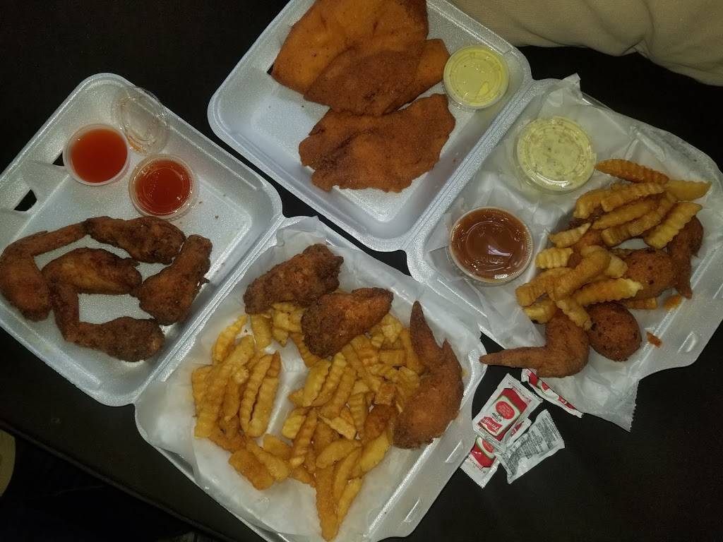 M & R Seafood Market & Takeout | restaurant | 808 W Constance Rd, Suffolk, VA 23434, USA | 7579250067 OR +1 757-925-0067