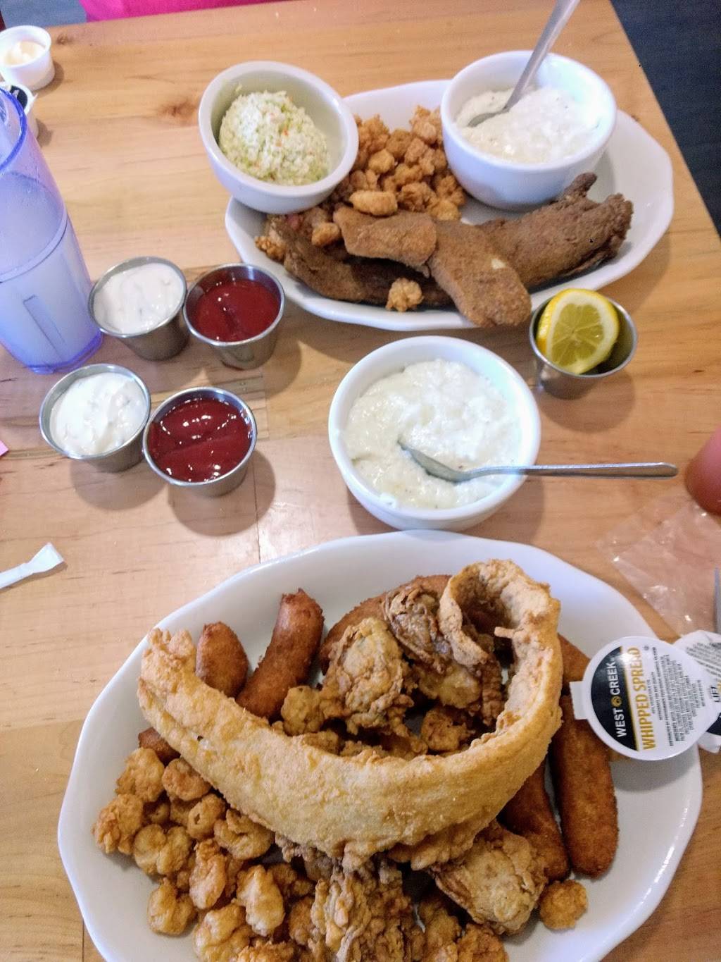 The Hook Seafood & Oyster House | restaurant | 3301 N Main St, Anderson, SC 29621, USA | 8642221431 OR +1 864-222-1431