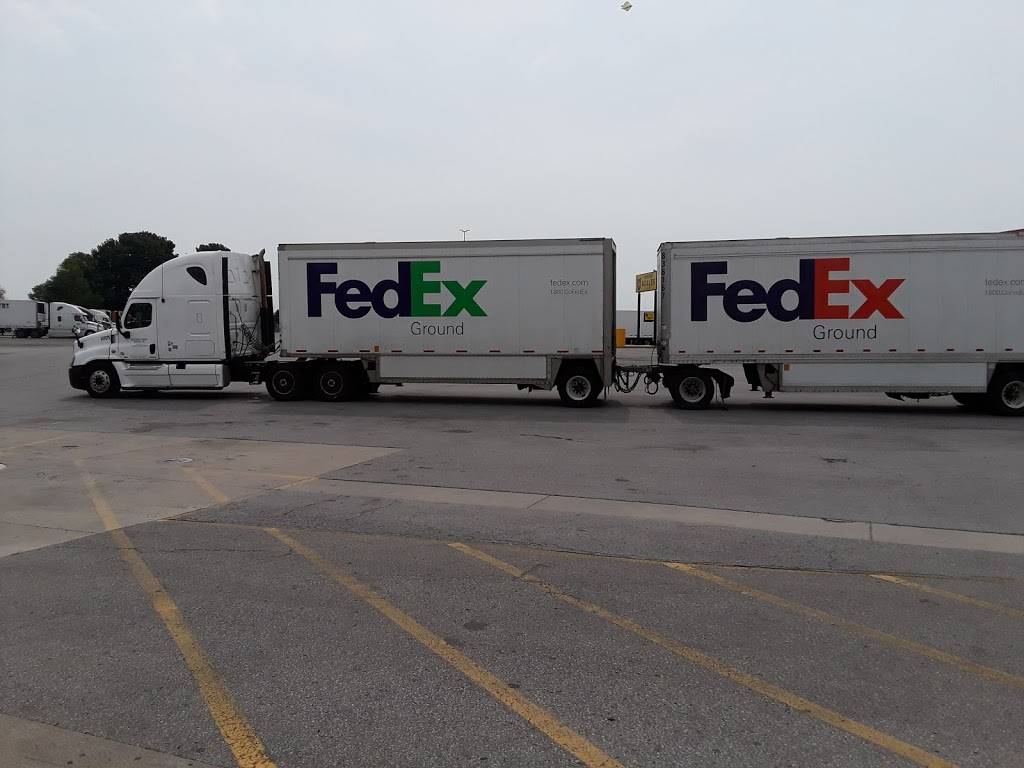 Flying J Travel Center | restaurant | 5300 South, IN-3, Spiceland, IN 47385, USA | 7659871833 OR +1 765-987-1833