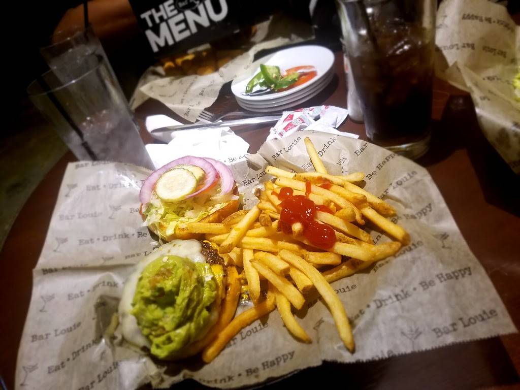 Bar Louie - North East Mall | night club | 1101 Melbourne Rd #6600, Hurst, TX 76053, USA | 8175370440 OR +1 817-537-0440