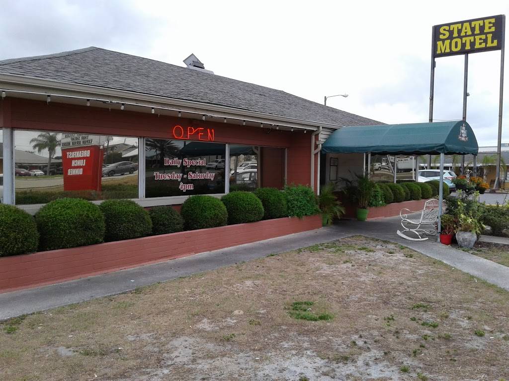 R-Place Eatery | restaurant | 35523 US-27, Haines City, FL 33844, USA | 8634211304 OR +1 863-421-1304