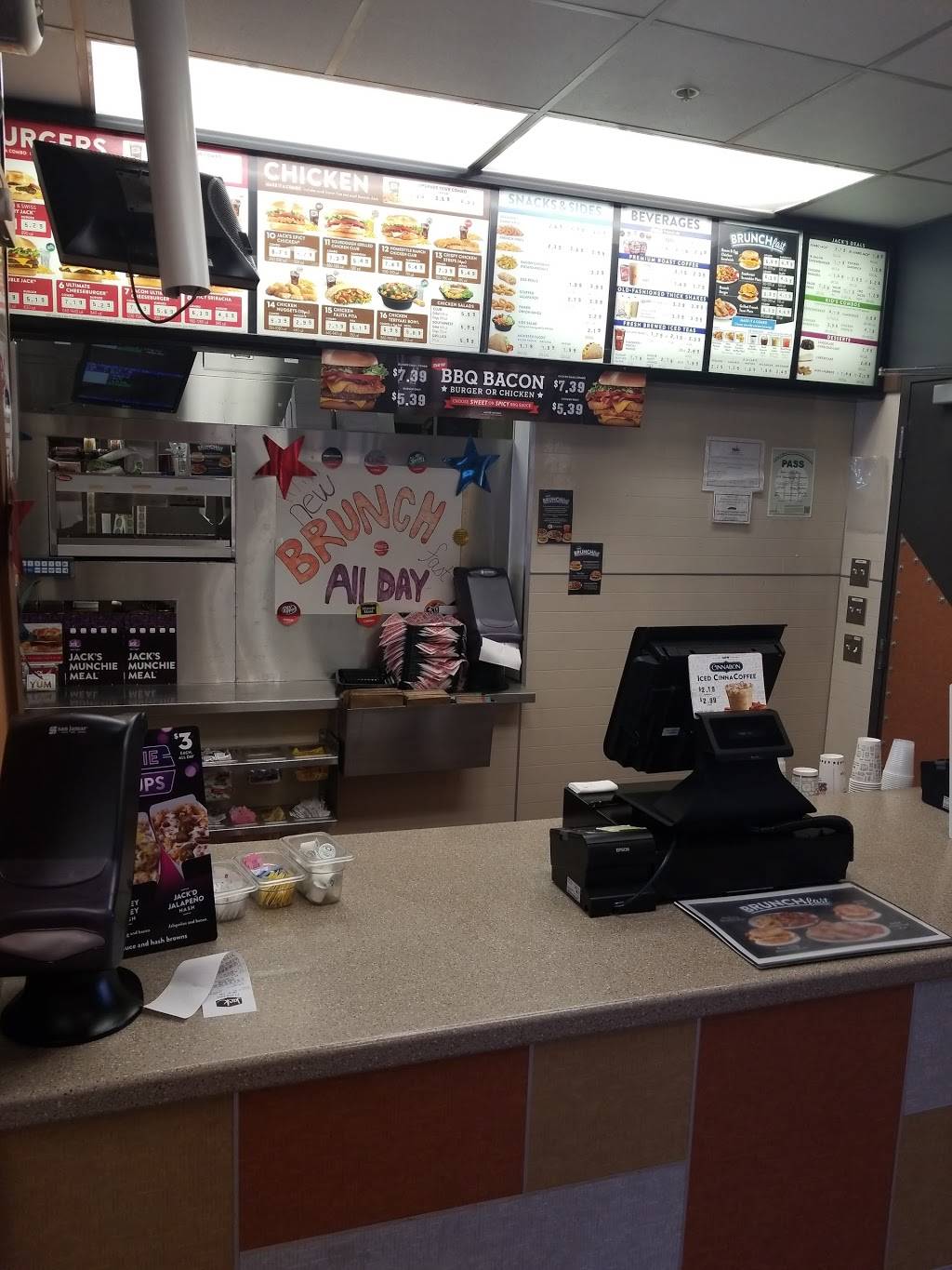 Jack in the Box | restaurant | 7135 Redwood Blvd, Novato, CA 94945, USA | 4158780465 OR +1 415-878-0465