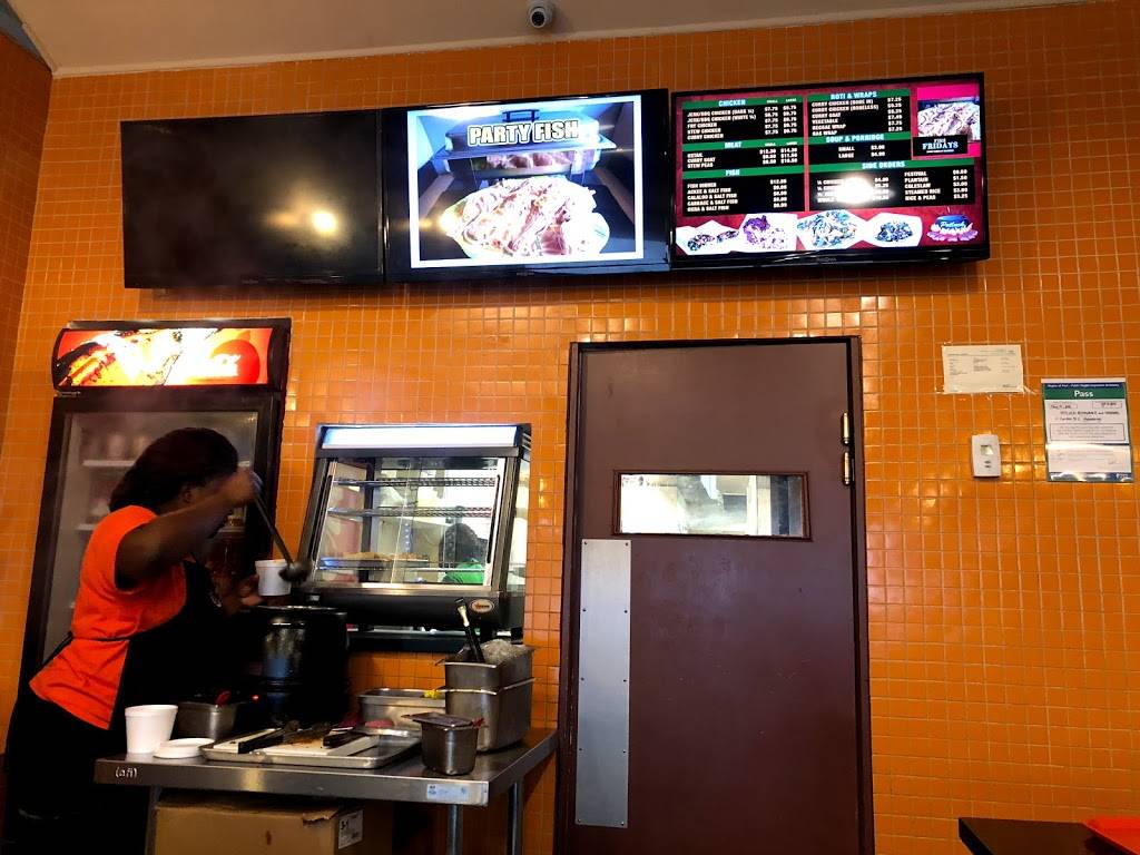 Potluck | restaurant | 21 Dundas St E, Mississauga, ON L5A 1V9, Canada | 9055665555 OR +1 905-566-5555