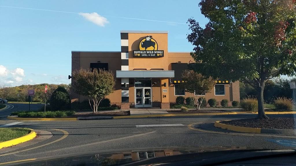 Buffalo Wild Wings | restaurant | 1050 Stafford Market Pl, Stafford, VA 22556, USA | 5402880580 OR +1 540-288-0580