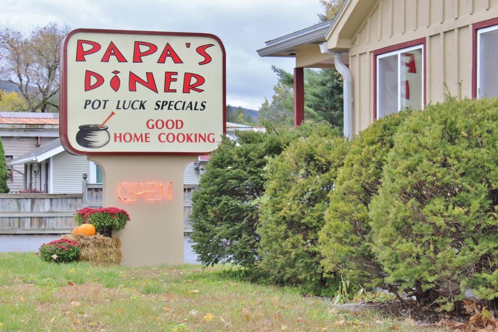 Papas Diner Queensbury | restaurant | 398 Corinth Rd, Queensbury, NY 12804, USA | 5186365108 OR +1 518-636-5108