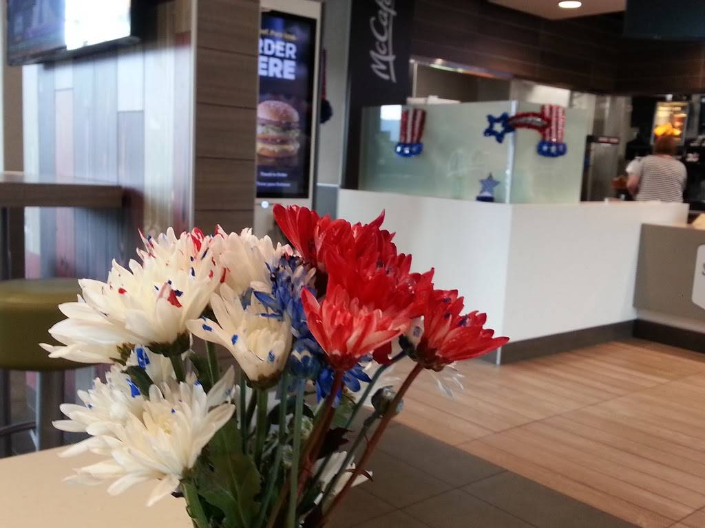 McDonalds | cafe | 450 E Hwy 105, Monument, CO 80132, USA | 7194880044 OR +1 719-488-0044