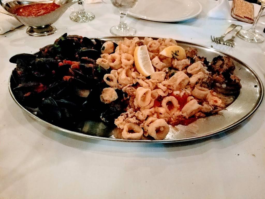 La Famiglia | restaurant | 641 Old Country Rd, Plainview, NY 11803, USA | 5169382050 OR +1 516-938-2050