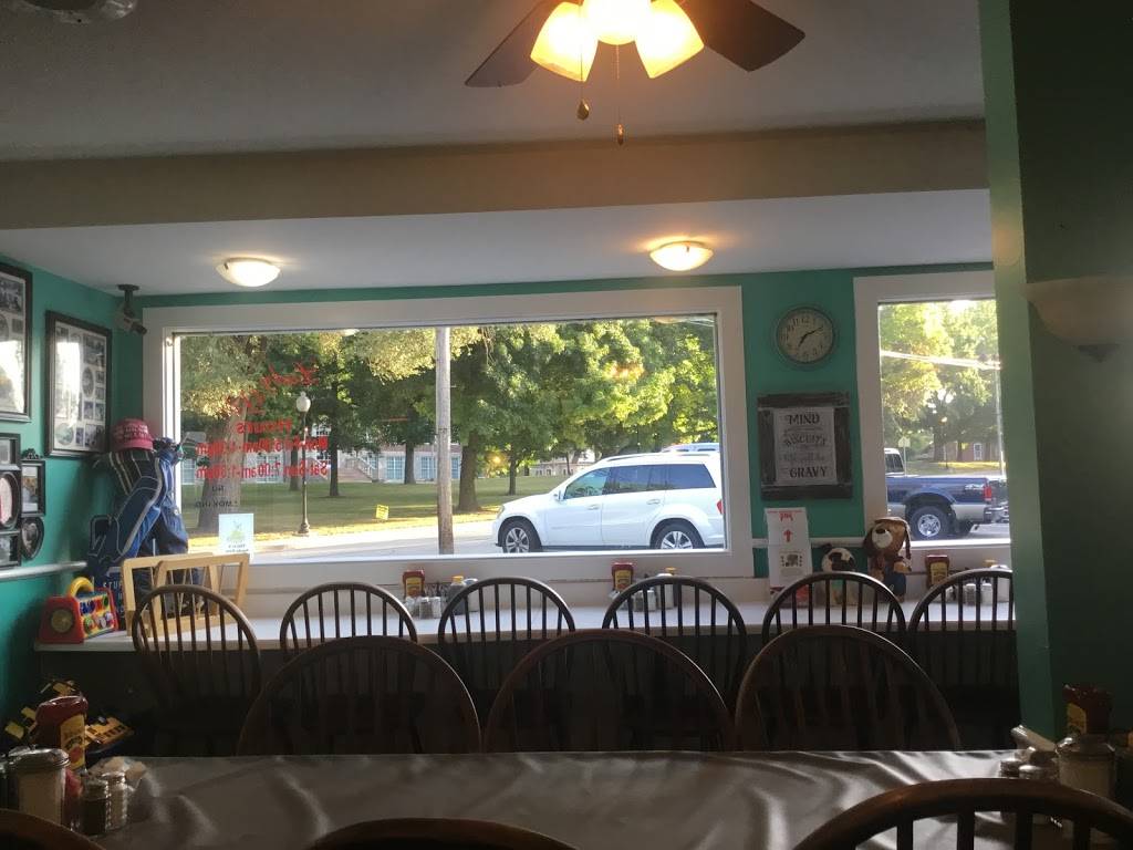 Lady Dis Diner | restaurant | 630 N Kingshighway St, St Charles, MO 63301, USA | 6369164442 OR +1 636-916-4442