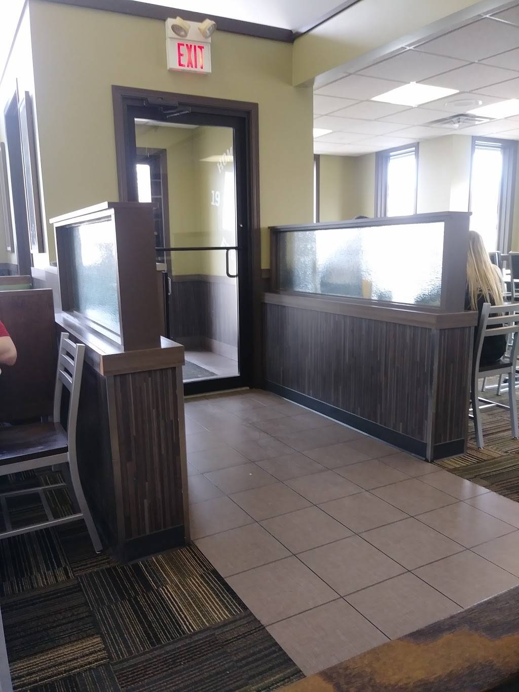 Runza Restaurant | restaurant | 937 S 13th St, Lincoln, NE 68508, USA | 4024757320 OR +1 402-475-7320