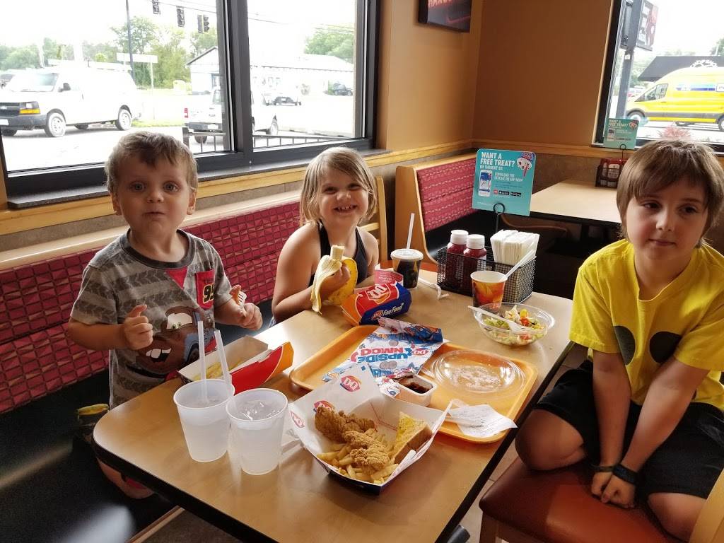 Dairy Queen Grill & Chill | restaurant | 7502 Leavitt Rd, Amherst, OH 44001, USA | 4409888885 OR +1 440-988-8885