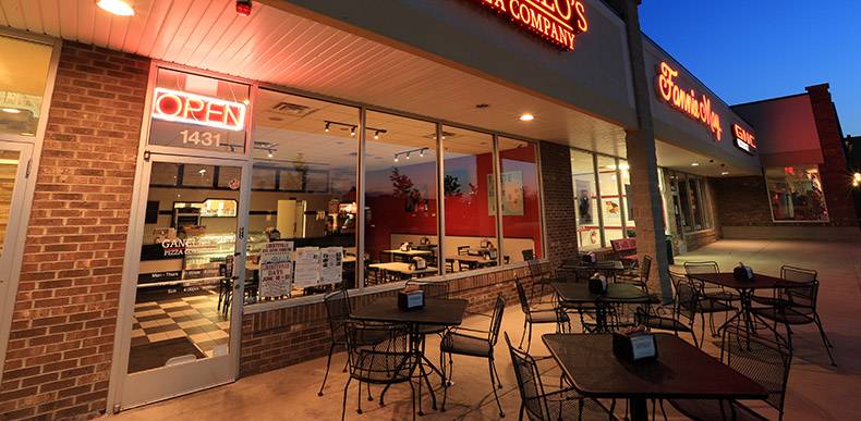 Ganellos Pizza Company | restaurant | 1431 Peterson Rd, Libertyville, IL 60048, USA | 8475493140 OR +1 847-549-3140