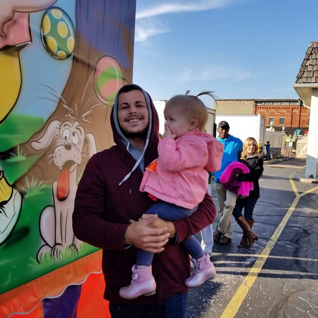 Howeys House Of Brews | restaurant | 131 W Water St, Oak Harbor, OH 43449, USA | 4198985050 OR +1 419-898-5050