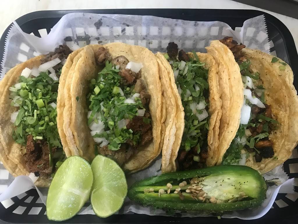 Tacos Castillo #1 | restaurant | 10258 S Ewing Ave, Chicago, IL 60617, USA | 3123859286 OR +1 312-385-9286