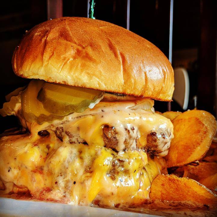 The Fieldhouse Bar & Grill | restaurant | 1200 W Main St #24, Peoria, IL 61606, USA | 3094949600 OR +1 309-494-9600