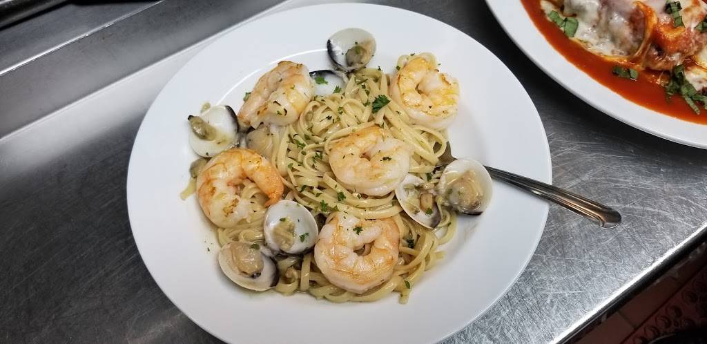 Avellino’s Italian Restaurant | restaurant | 5869 W Atlantic Ave Suite A3, Delray Beach, FL 33484, USA | 5613323544 OR +1 561-332-3544