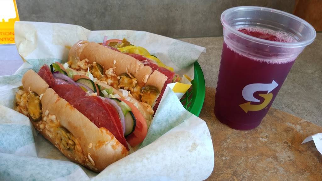 Subway | restaurant | 1617 Glenwood St, Delano, CA 93215, USA | 6617217500 OR +1 661-721-7500