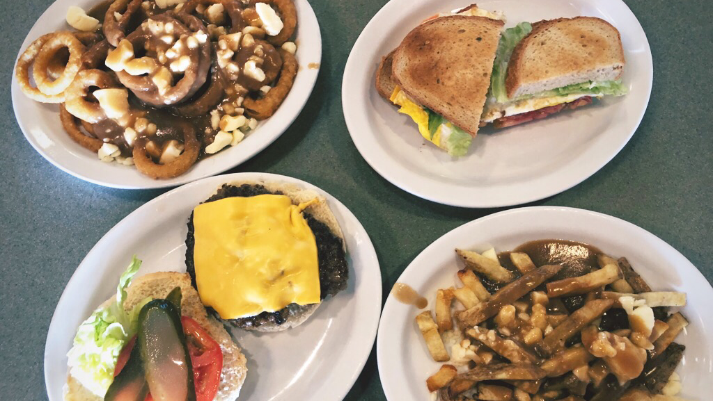 Dynasty Cafe & Bar | restaurant | 550 Montreal Rd, Ottawa, ON K1K 0V1, Canada | 6137446934 OR +1 613-744-6934