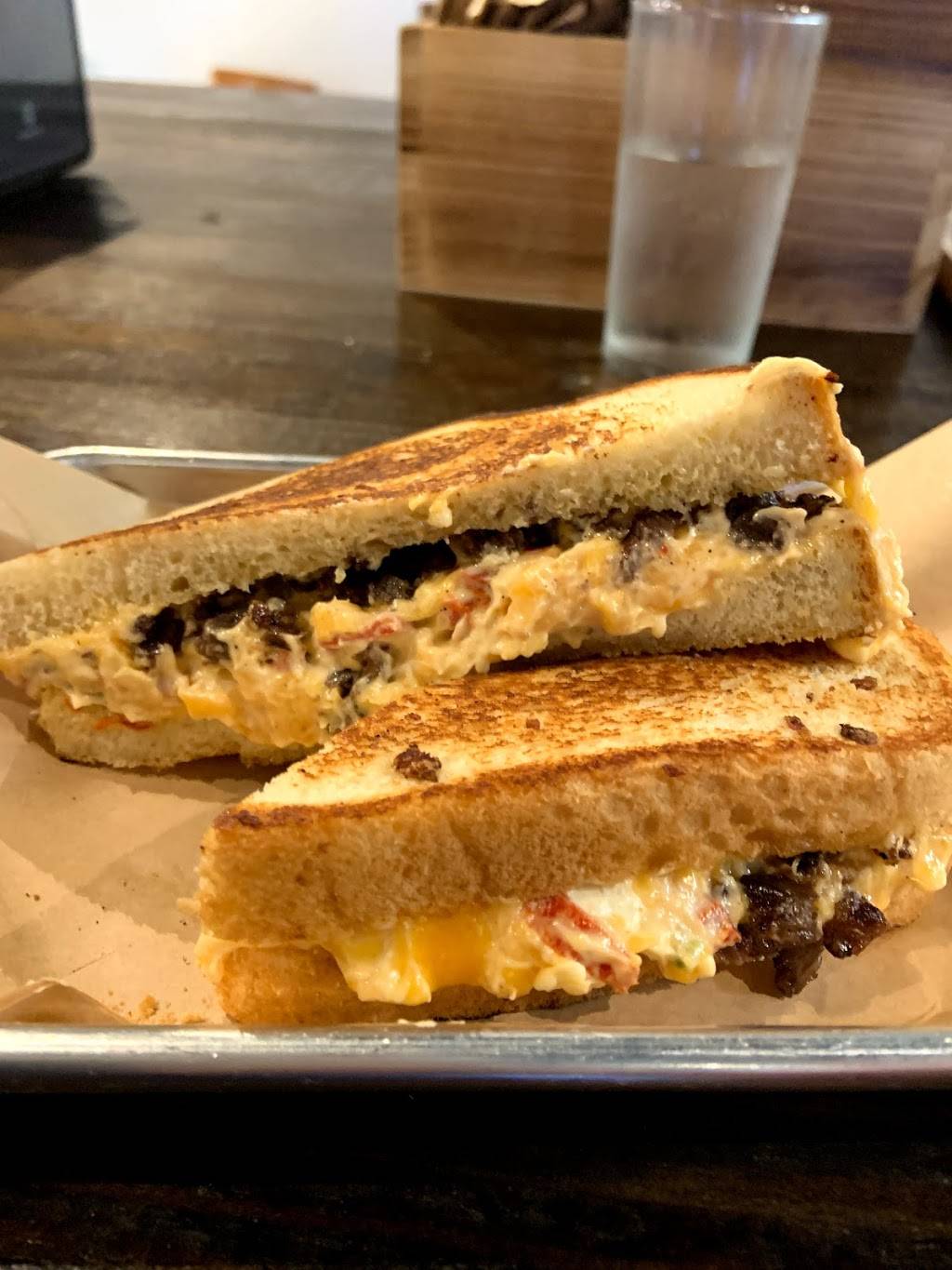 Dolce Café | restaurant | 1720 Pass Rd, Gulfport, MS 39501, USA | 2283288144 OR +1 228-328-8144