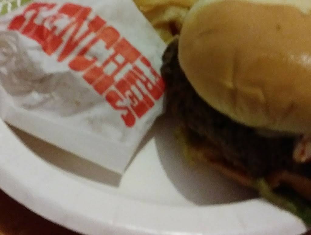 Wesleys Momma Made Burgers | restaurant | 6658 S Cottage Grove Ave, Chicago, IL 60637, USA | 7733242237 OR +1 773-324-2237