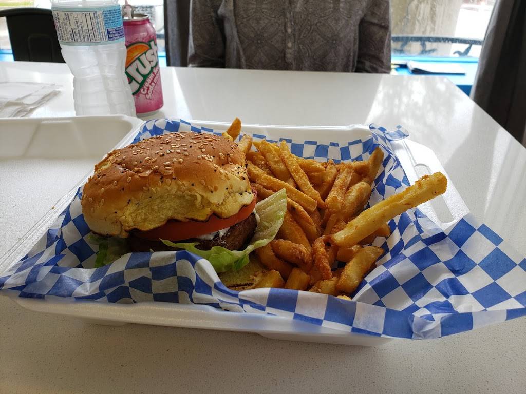 BJs Dairy Bar & Eatery | restaurant | 24 Ontario Rd, Mitchell, ON N0K 1N0, Canada | 5193484440 OR +1 519-348-4440