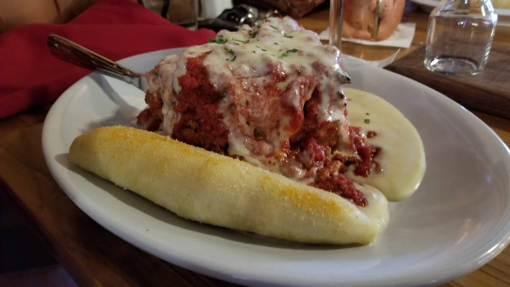 Lucky Rooster Kitchen & Cocktails | restaurant | 1299 E Columbia Ave, Battle Creek, MI 49014, USA | 2692242000 OR +1 269-224-2000