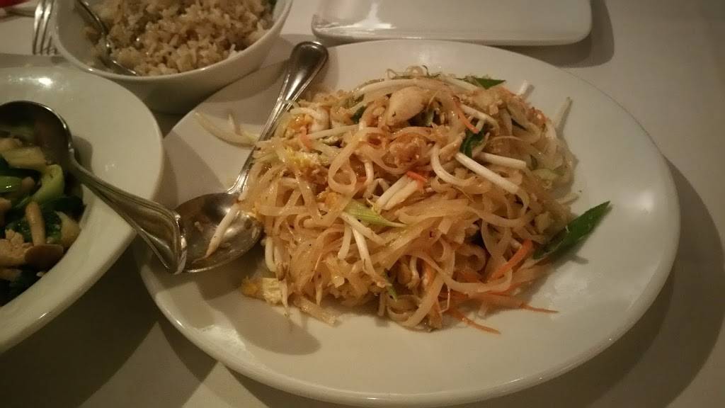 Si Laa Thai Dining | restaurant | 1128 S Robertson Blvd, Los Angeles, CA 90035, USA | 3108587738 OR +1 310-858-7738