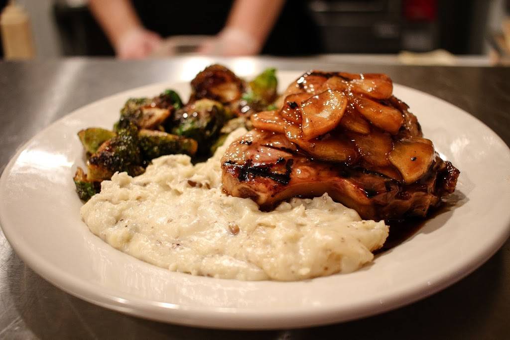 The Brick & Barrel Public House | restaurant | 209 W Main St, Leesburg, FL 34748, USA | 3524313069 OR +1 352-431-3069