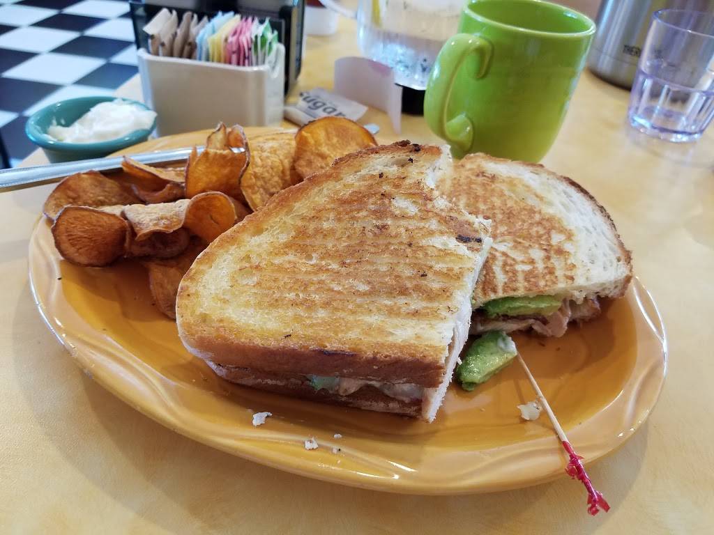 Pattis Sunrise Café | cafe | 78 Burr Ridge Pkwy, Burr Ridge, IL 60527, USA | 6304555504 OR +1 630-455-5504