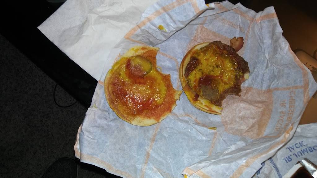 Jack in the Box | restaurant | 2221 Panama Ln, Bakersfield, CA 93307, USA | 6613972076 OR +1 661-397-2076