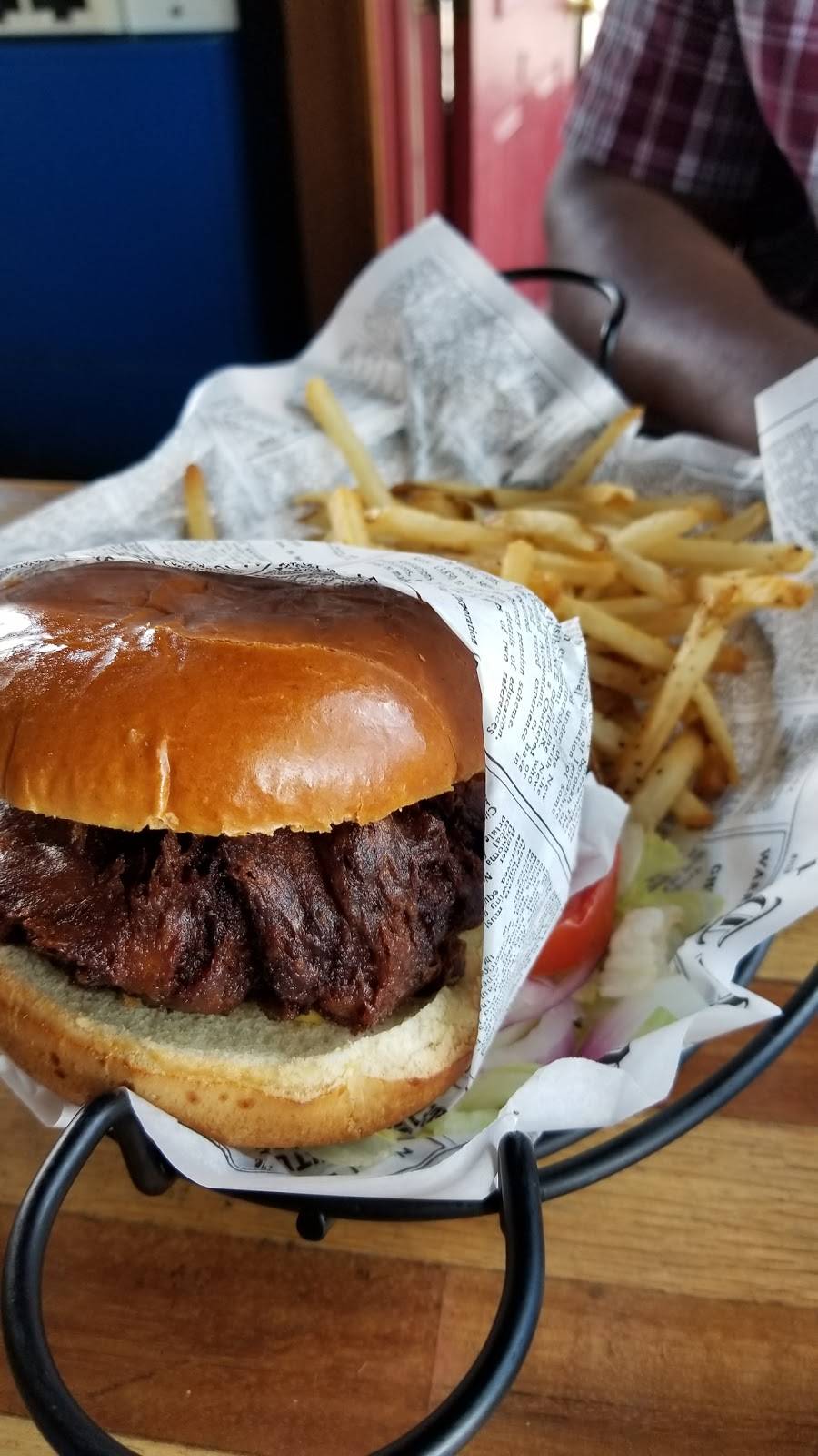 Captain Mikes | restaurant | 5118 6th Ave, Kenosha, WI 53140, USA | 2626582278 OR +1 262-658-2278