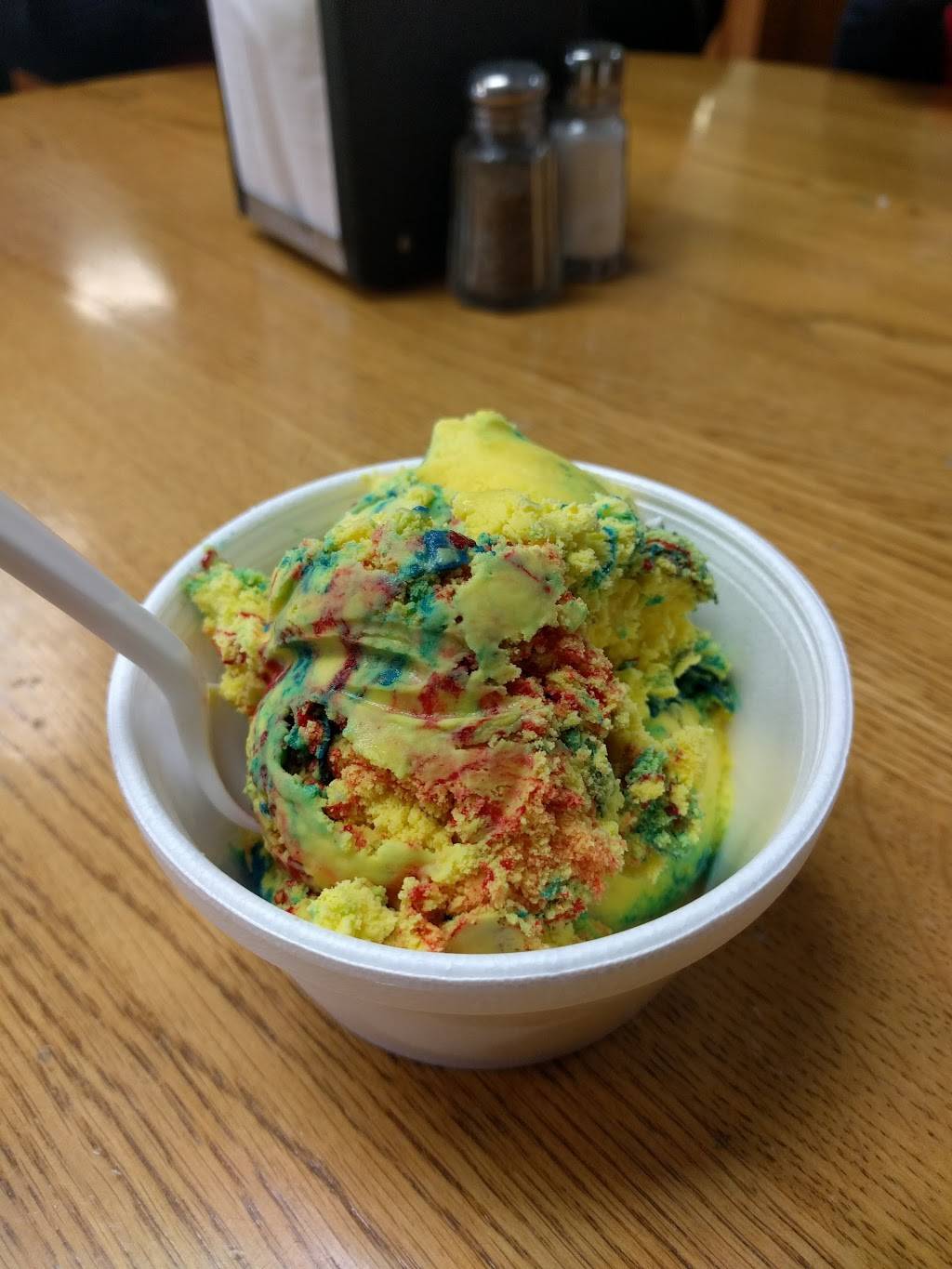 Village Ice Cream & Cafe | restaurant | 251 S Bridge St, Dimondale, MI 48821, USA | 5176468566 OR +1 517-646-8566