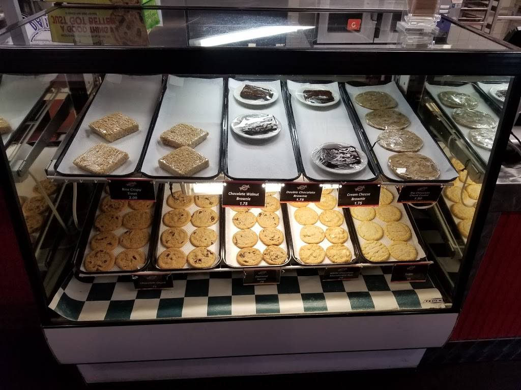 Fuddruckers | restaurant | 5601 SW Loop 820, Fort Worth, TX 76132, USA | 8172630996 OR +1 817-263-0996