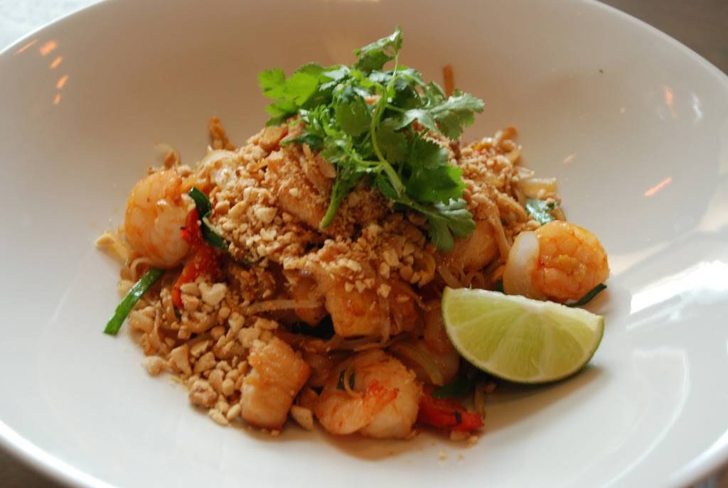 Estate Restaurant + Bar | restaurant | 1519 Wilshire Blvd, Santa Monica, CA 90403, USA | 3103947722 OR +1 310-394-7722