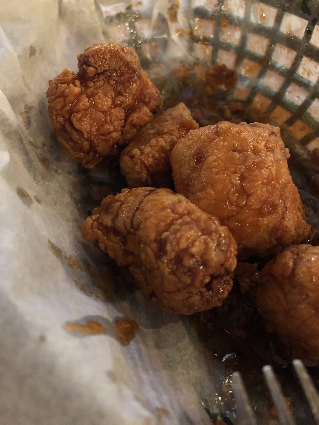 The Warehouse Pub & Grub | restaurant | 1731 Murray Ave, Pittsburgh, PA 15217, USA | 4122242760 OR +1 412-224-2760