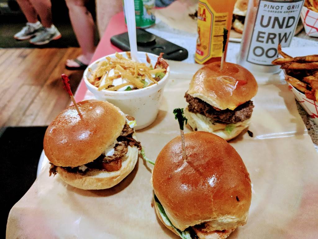 Slys Sliders and Fries ???? | restaurant | 1710 Abercorn St, Savannah, GA 31401, USA | 9122394219 OR +1 912-239-4219