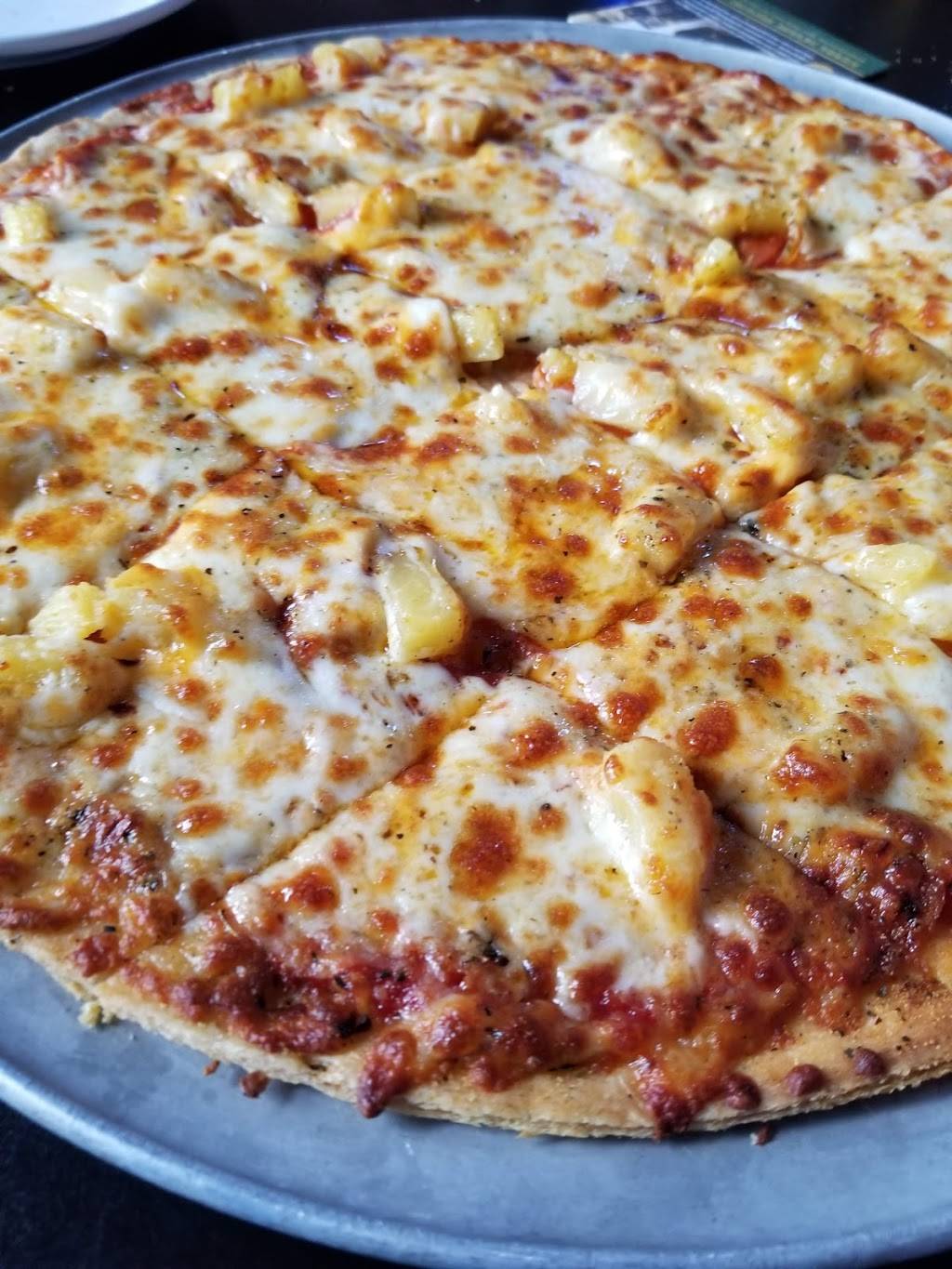 Bushwood Sports Bar & Grill | restaurant | 350 Edgewood Rd NW, Cedar Rapids, IA 52405, USA | 3193907140 OR +1 319-390-7140