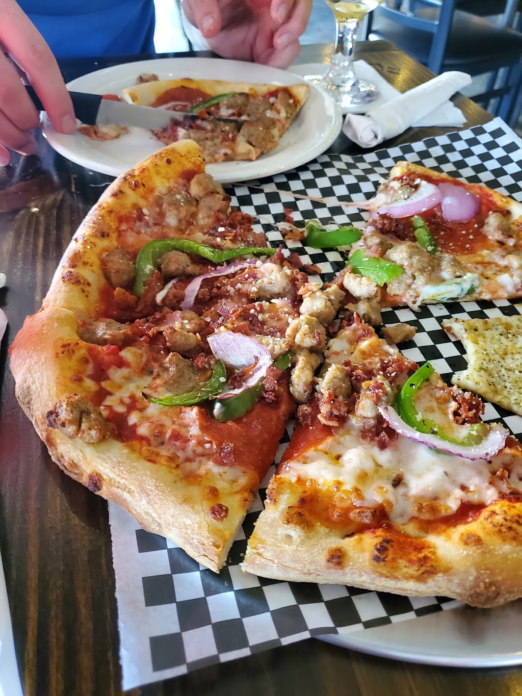 Flying Heart Brewing & Pub - West Monroe | restaurant | 204 Commerce St, West Monroe, LA 71291, USA | 3183670888 OR +1 318-367-0888