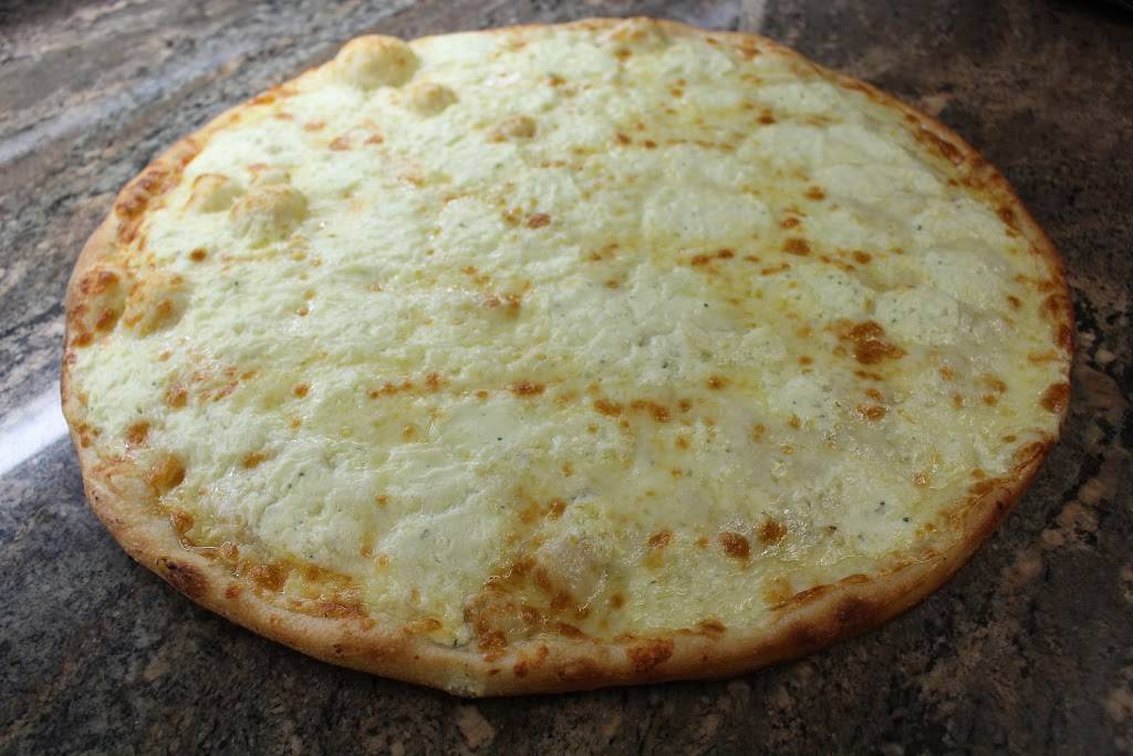 Previti Pizza & Papazzio Dining - East | restaurant | 3338 Hillside Avenue, New Hyde Park, NY 11040, USA | 5167468323 OR +1 516-746-8323