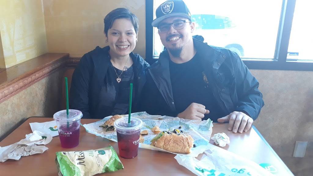 Subway Restaurants | restaurant | C, 199 Lincoln Rd W, Vallejo, CA 94590, USA | 7076471677 OR +1 707-647-1677